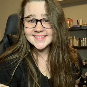 Meet your Posher, Andrea